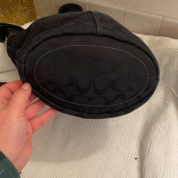 COACH -Bleeker signature C bucket tote- 11437- EUC - Picture 7 of 11